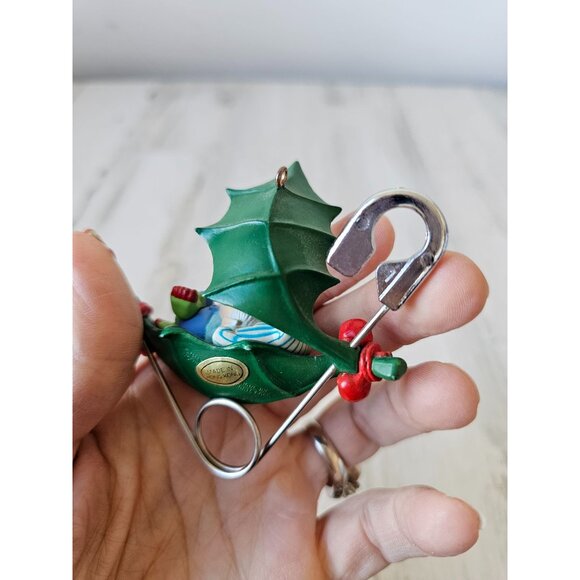 Enesco 1988 pin-up Santa safety pin poinsettia ornament vintage Xmas tree - Picture 9 of 9